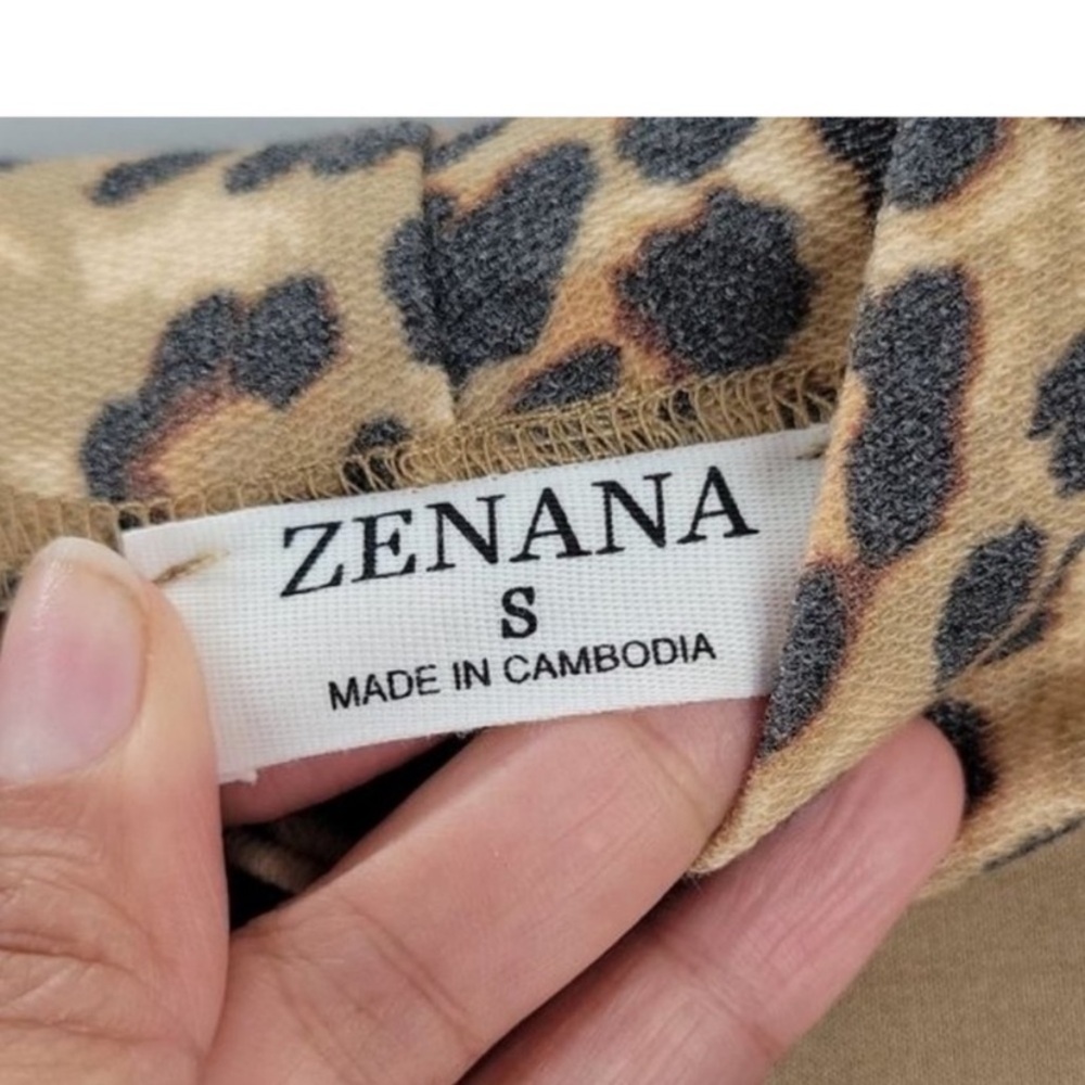 $54 NEW Zenana Drop Shoulder Balloon Sleeve Contrasting Leopard Print Hoodie S - Picture 6 of 7